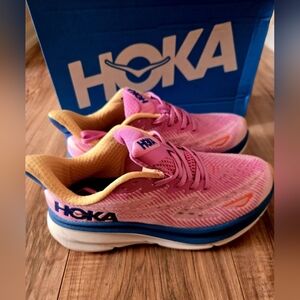NEW Hoka One One Clifton 9 Wide Women's 7D Pink Running Sneaker 1132211 CSLC